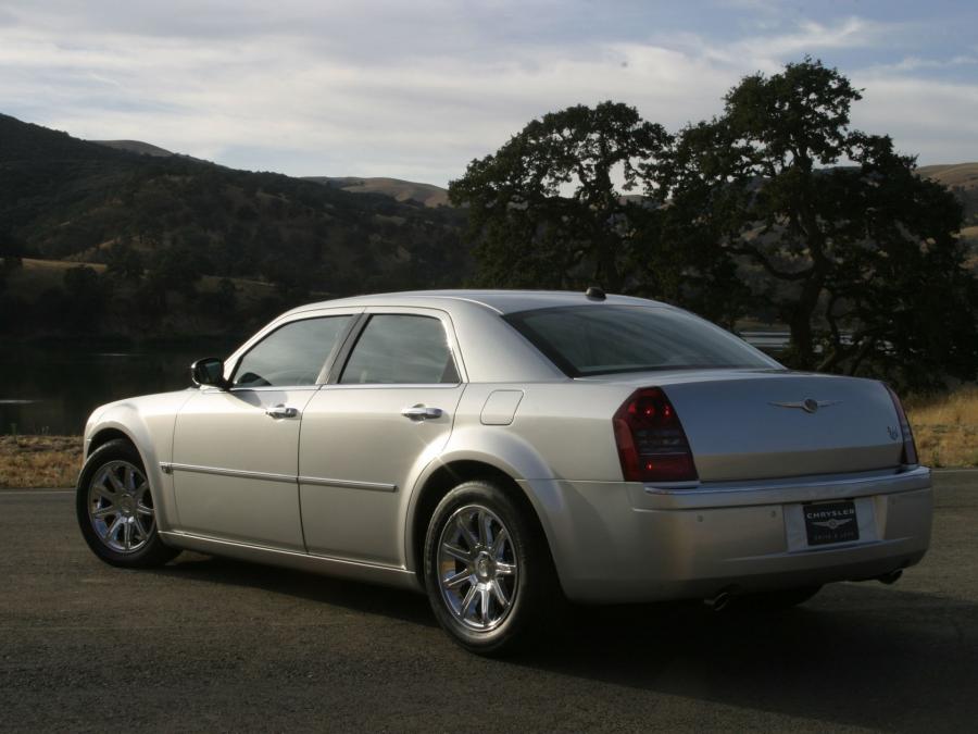  Chrysler 300C 2004 года  (фото 27 из 36)